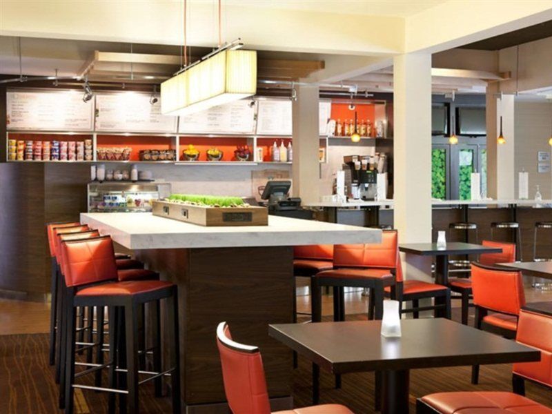 Отель Courtyard By Marriott Tucson Williams Centre Экстерьер фото